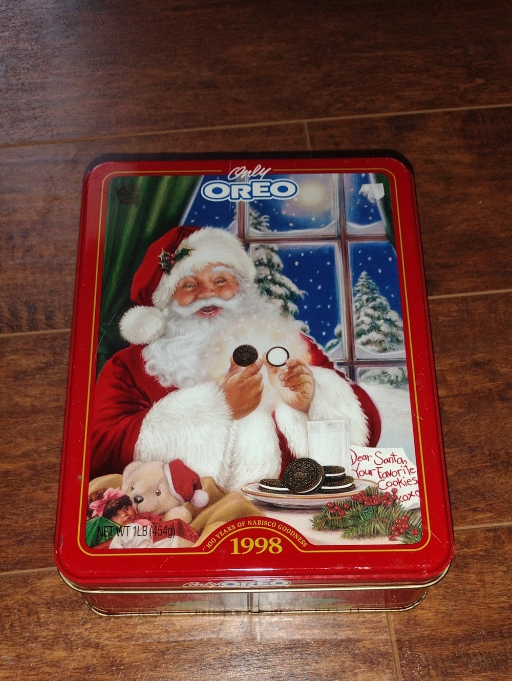 Oreo Holiday Santa Tin - Red Collector Cookie Tin (1998)